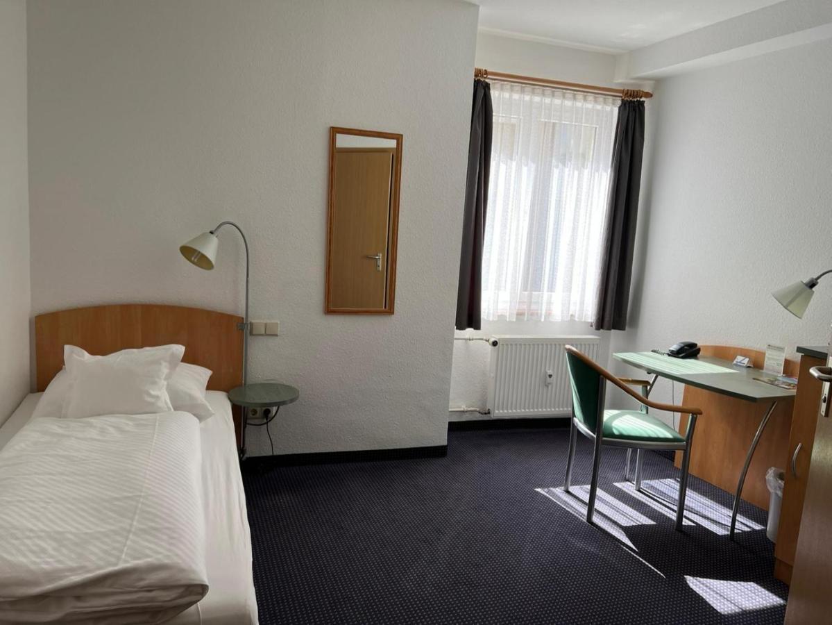 Hotel Baeren 빌린겐슈베닝겐 객실 사진