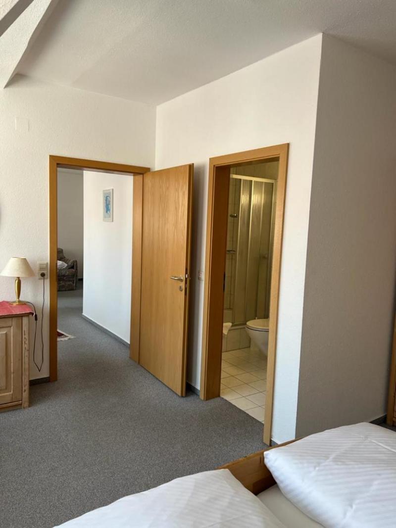 Hotel Baeren 빌린겐슈베닝겐 객실 사진